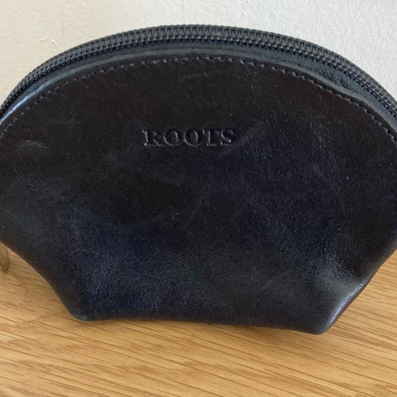 Roots Black Cosmetic Bag - Picture 1 of 7